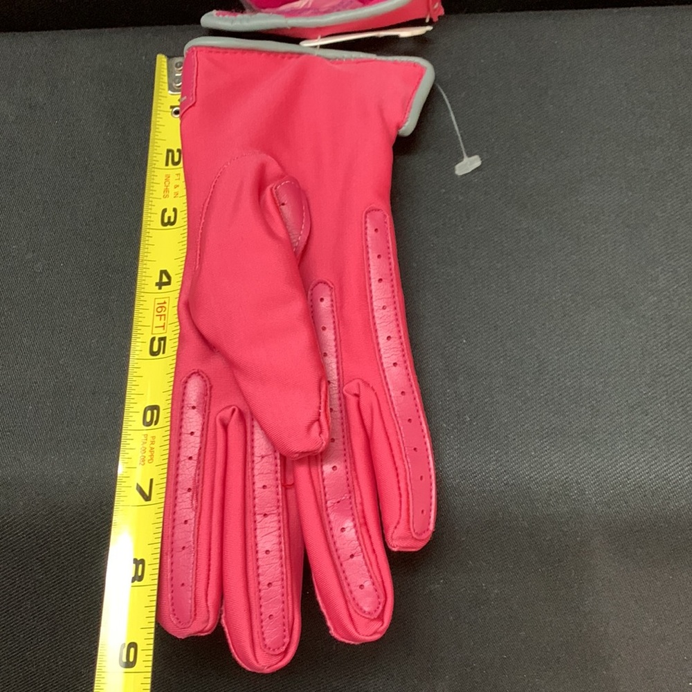 Pink gloves - Picture 9 of 12